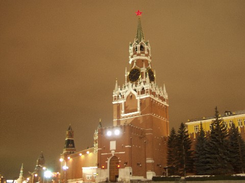 Kremlinul văzut noaptea în Piața Roșie